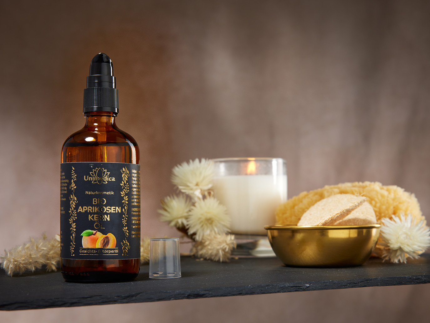 Huile de noyau d'abricot BIO  Huile pour le visage et le corps - 100 ml - par Unimedica